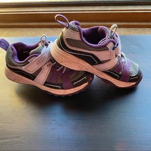 Keen Toddler Girl Size 11 Velcro Purple Shoes